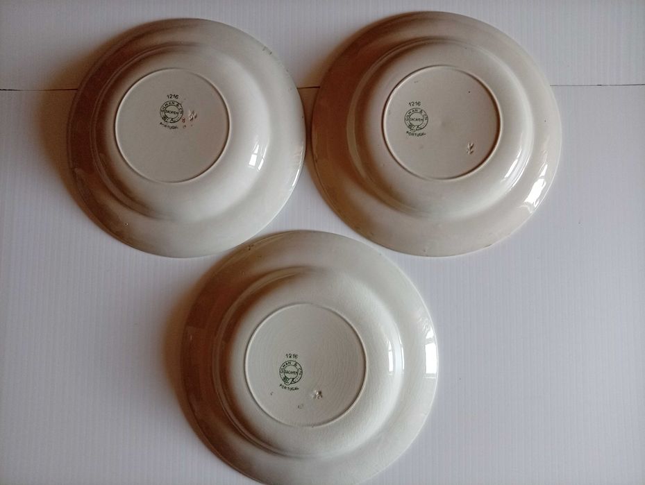 Pratos fundos "Espiga", da Fábrica de Louças de Sacavém