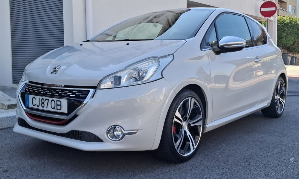 Peugeot 208 GTI 200cv 2015