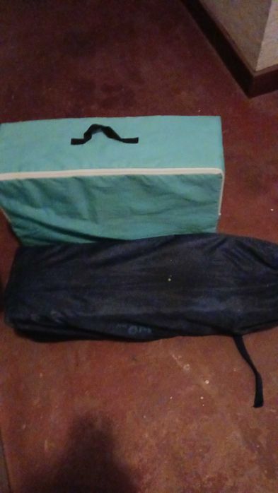 Cama de bebe de viagem e colchao