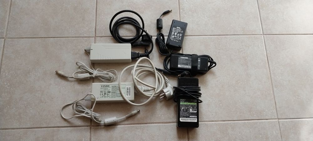 Блок живлення 19 v,