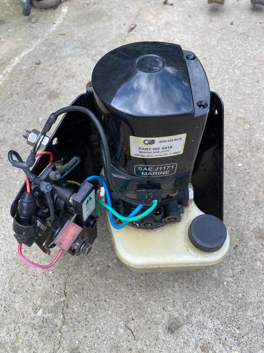 Pompa trym Mercruiser Alpha One, Bravo