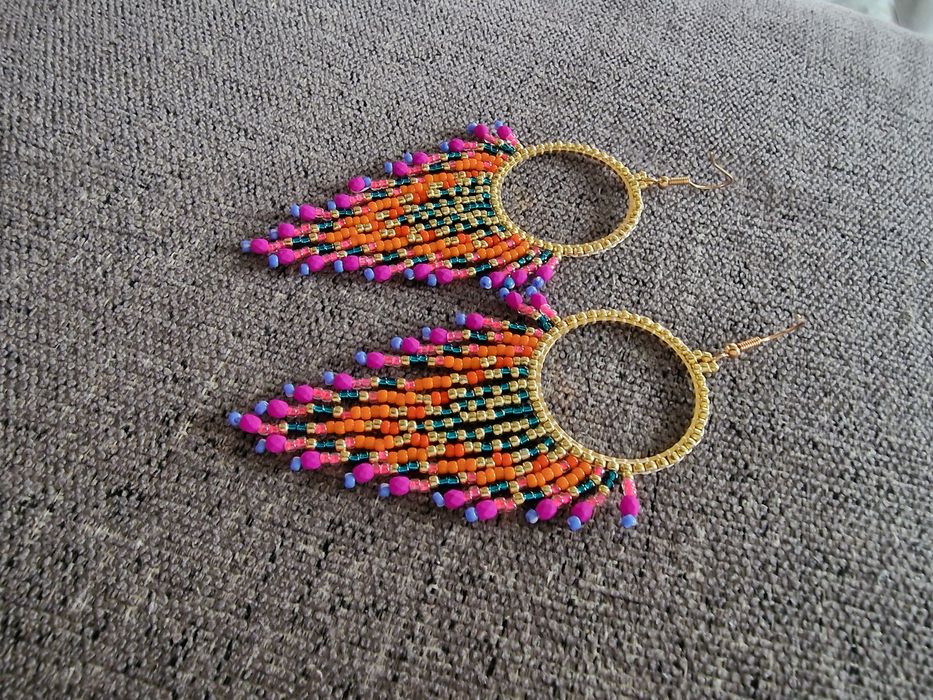 Kolorowe kolczyki z koralików Toho na bazie z koła