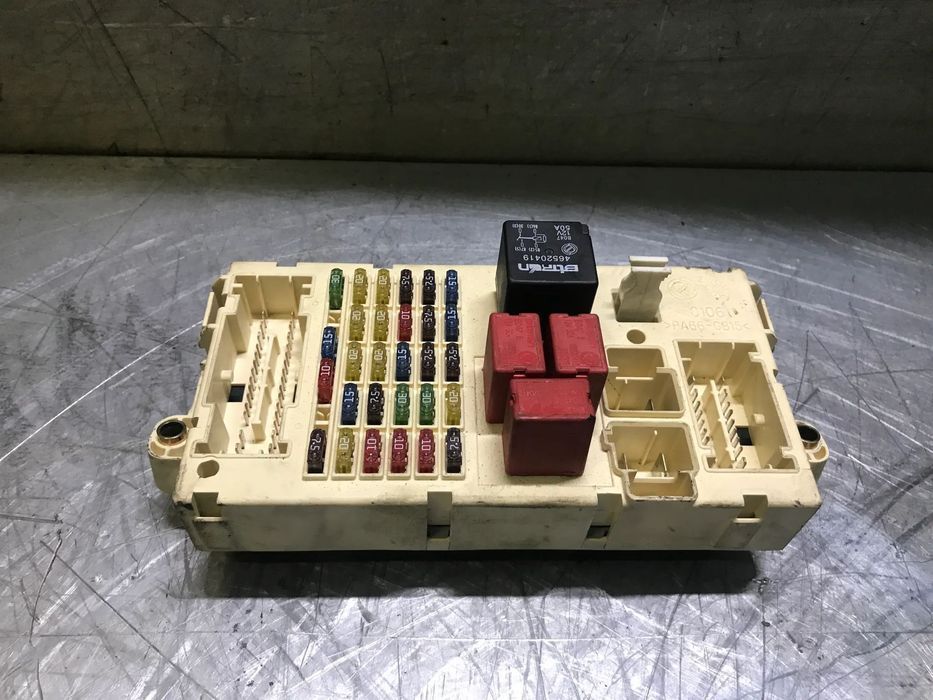 CAIXA DE FUSIVEIS FIAT STILO 46778898