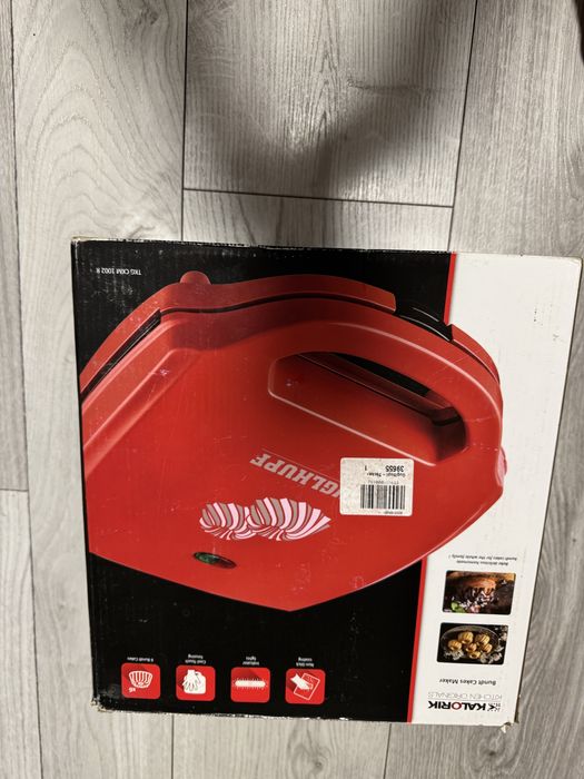 Элекктро кексница. Нова. На корпусе небольшие трещины. На работу не вл