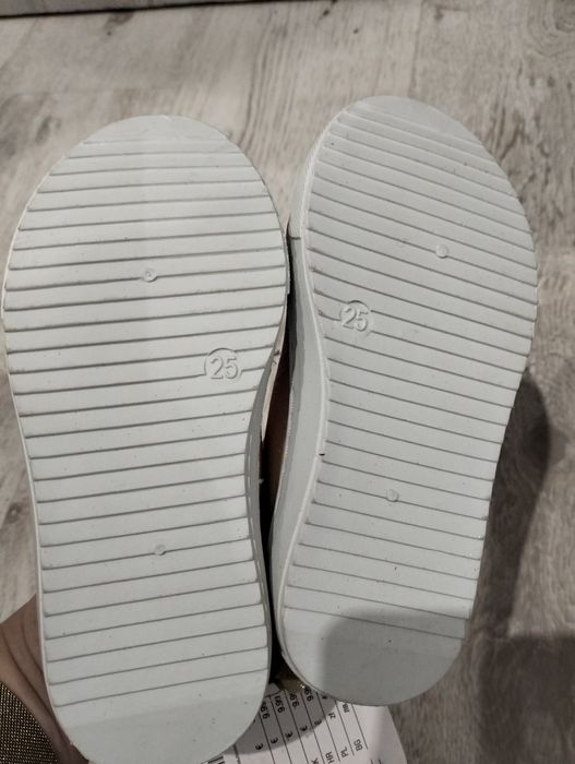 Nowe tęczowe brokatowe trampki roz 25