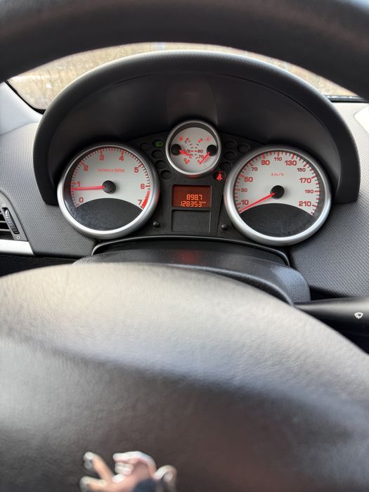 Peugeot 207 1.4 95km niski przebieg
