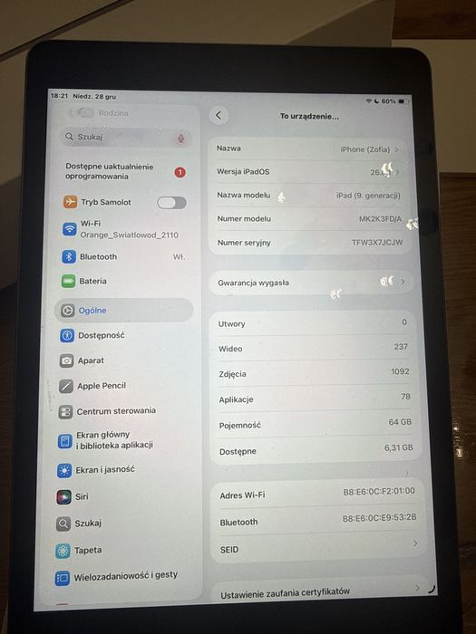 iPad 9. generacji 64 GB + pokrowiec + pudełko + ładowarka