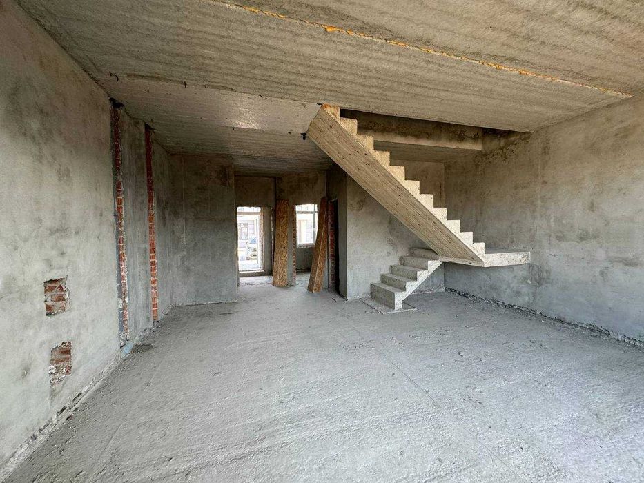 Акція! Продається ТаунХаус в закритому Котеджному Містечку біля річки!