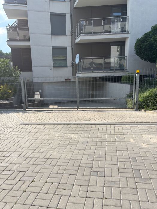 Miejsce parkingowe do wynajęcia - garaż podziemny ulica Jeleniowska ( nowe bloki Becher )
