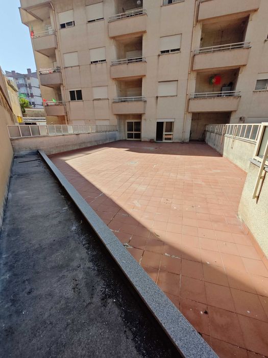 Excelente T1 com garagem e terraço, em Canidelo, Vila Nova de Gaia