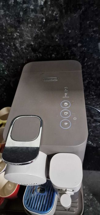 Maquina nespresso delonghi