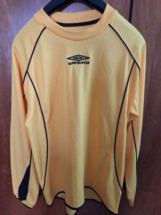 Koszulka sportowa umbro.