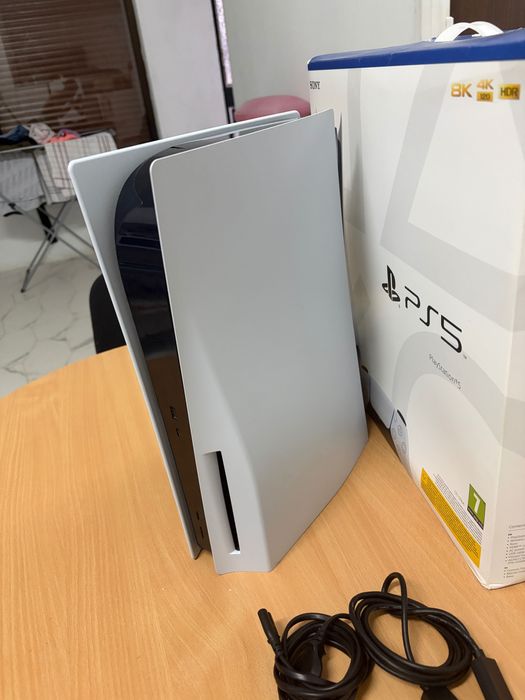 PlayStation 5 com caixa