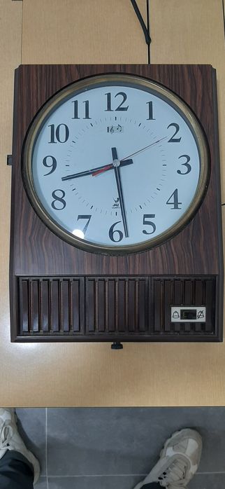 Um clássico relógio de cozinha