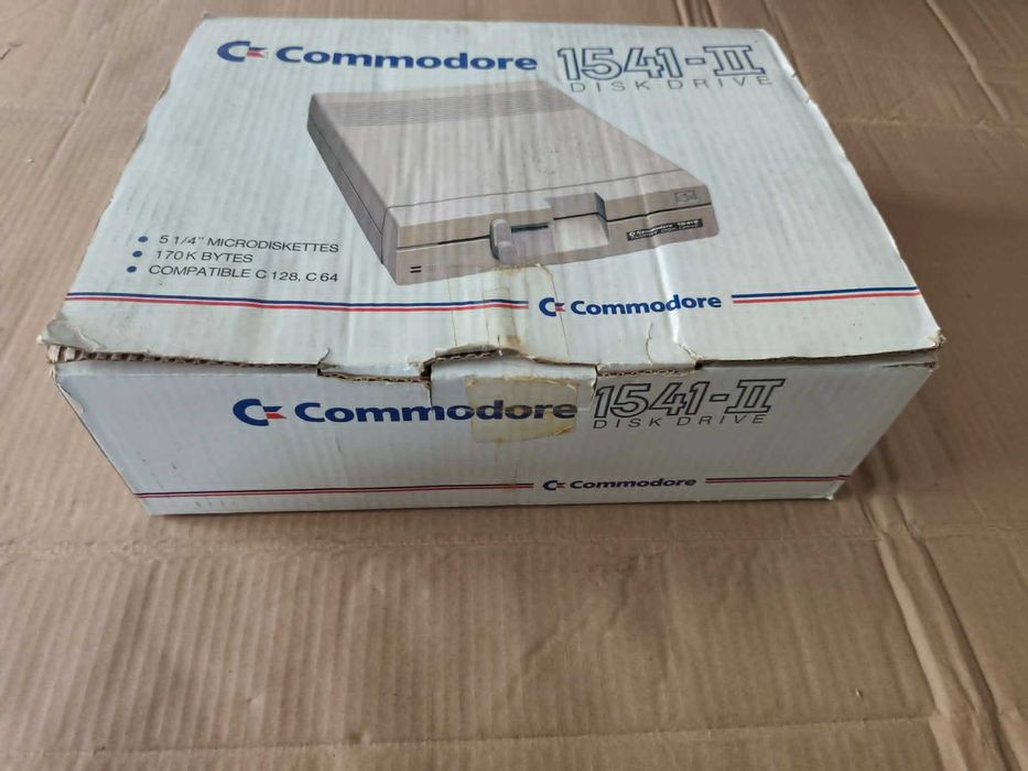 Stacja Dyskietek Commodore 1541 II w pudelku plomba