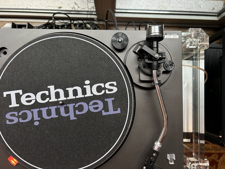 Gira Discos Technics SL-D202 DD e 100% funcional.Stanton D71EE