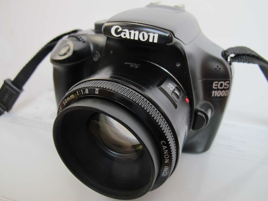 Canon  EOS 1100D