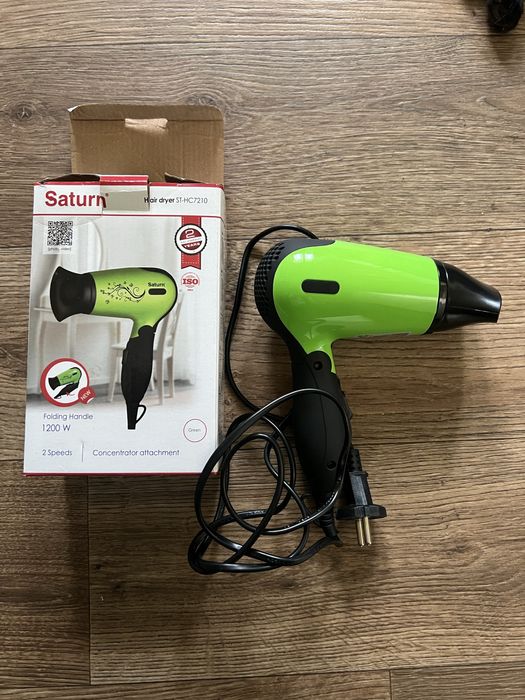 Фен saturn  200 грн