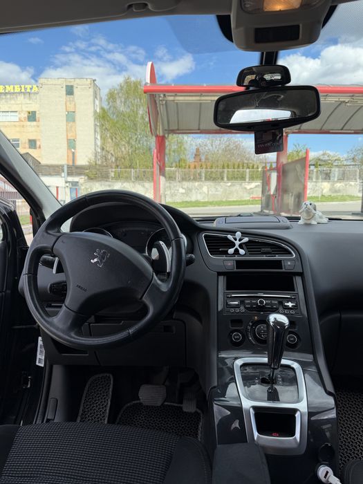 Продаж авто Peugeot 5008