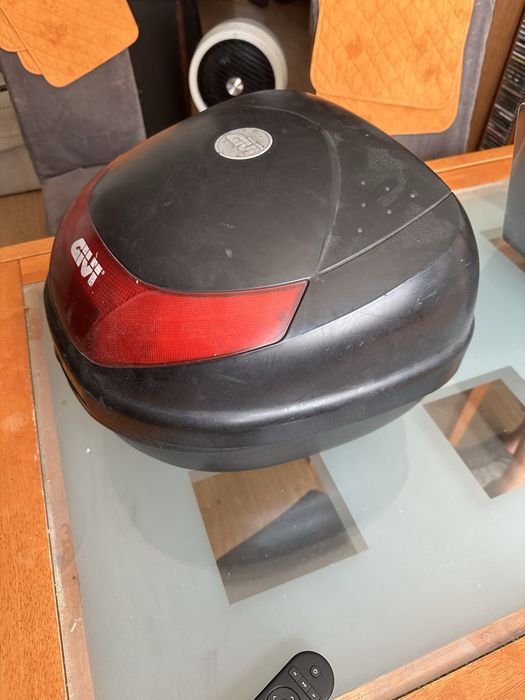 Top case Givi , bau para moto givi