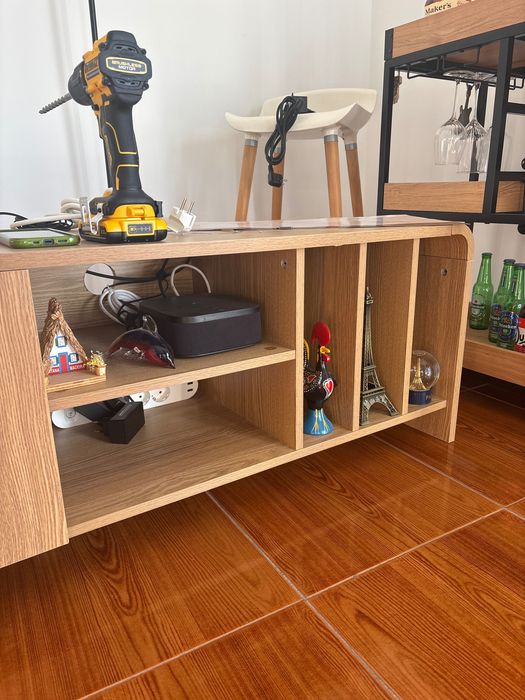 Móvel de TV HOMELYA (Hôma) Bege/Madeira – 160cm (Como Novo)