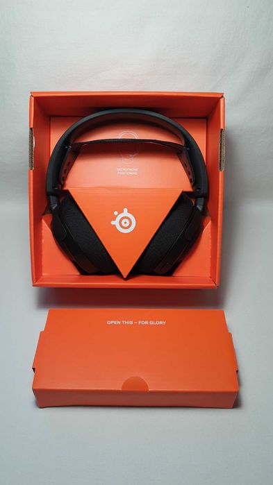 Słuchawki bezprzewodowe SteelSeries Arctis Nova 4 jak NOWE.