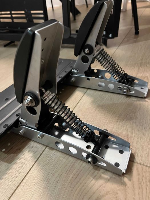 Pedały Fanatec CSL z dodatkowymi dumper'ami
