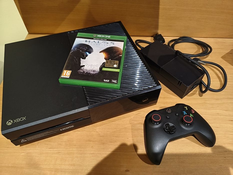 Xbox One fat + Halo 5