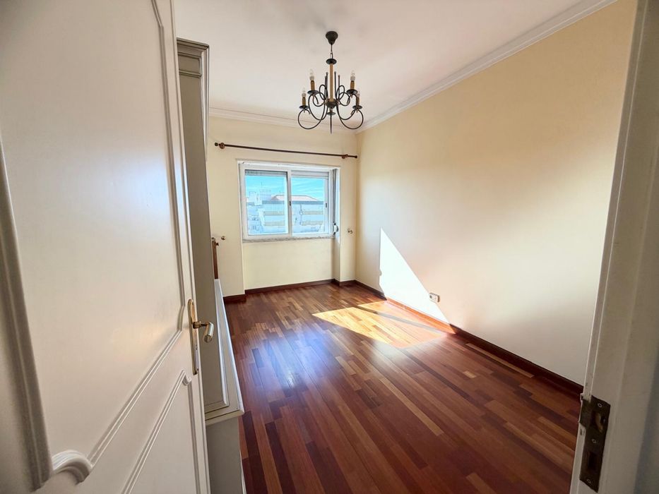 Apartamento T3 Lumiar - Garagem - METRO