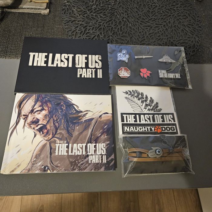 Komplet rzeczy kolekcjonerskie The Last of Us Part 2 PS4 PS5