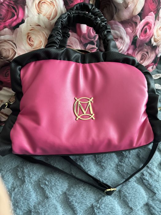 Piękna niepowtarzalna torebka w kolorze fuksji.