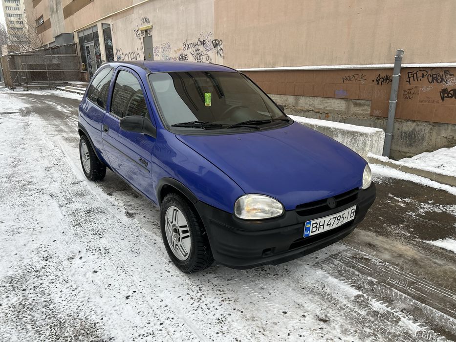 Opel Corsa 1996 avtomat Газ бензин
