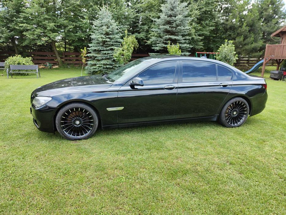 BMW Serii 7  730  w wersji Long