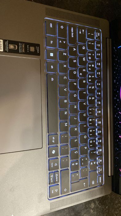 Portátil LENOVO Yoga Pro 7 - AMD Ryzen Al 9 - RAM: 32 GB - 1 TB SSD