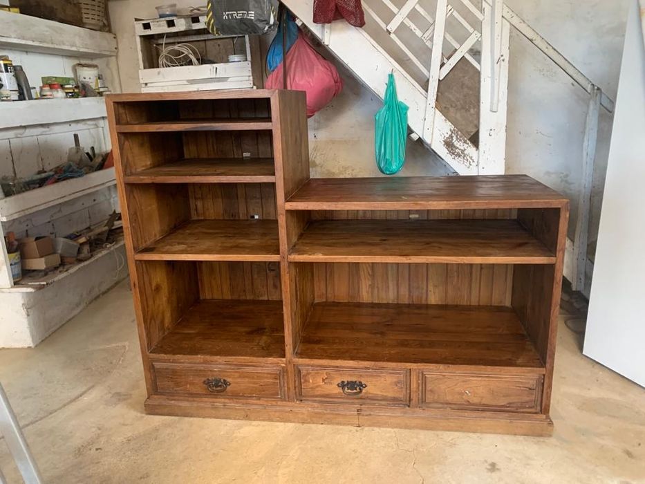 Móvel sala, madeira muito boa