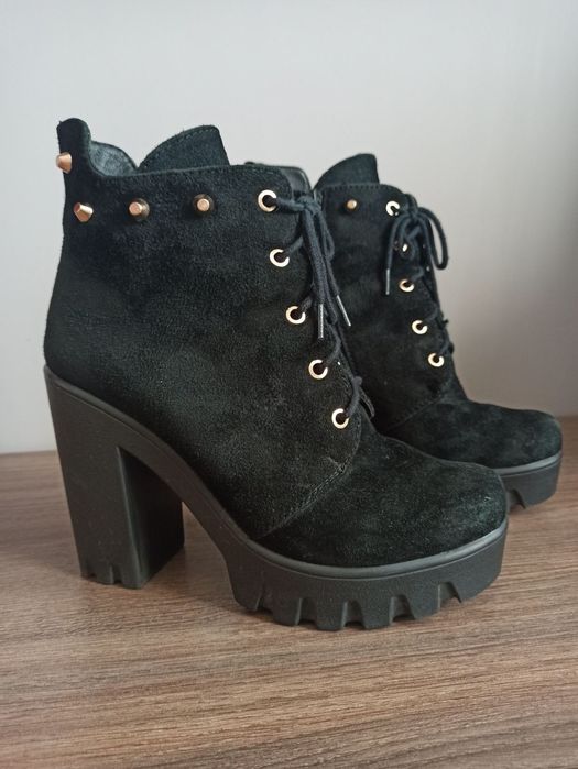 Замшеві черевички 37р