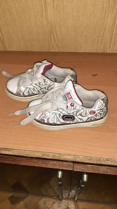 Продам детские кросовки