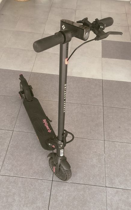 Trotinete elétrica Street Surfing Voltaik MGT 350 preto