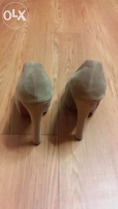 buty damskie na słupku