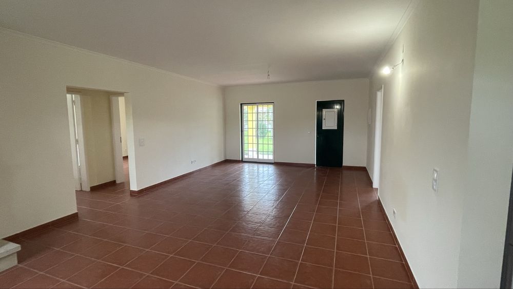 Magnifica Moradia T3, na Glória do Ribatejo