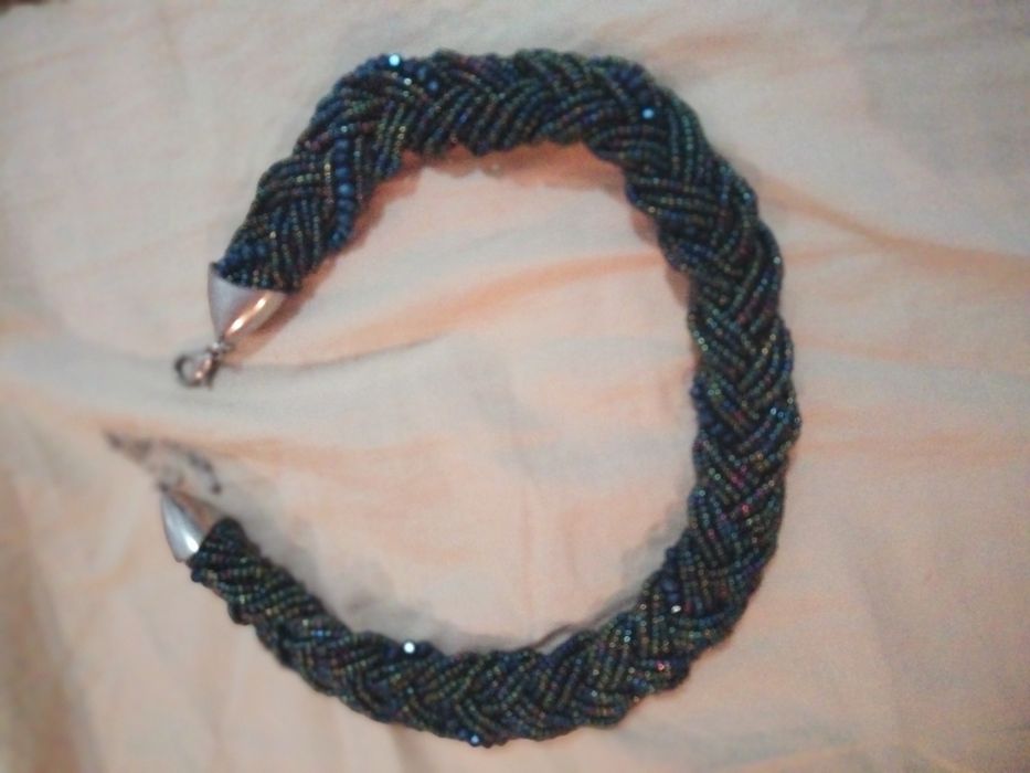 Colares correntes e gargantilha lindos e novos