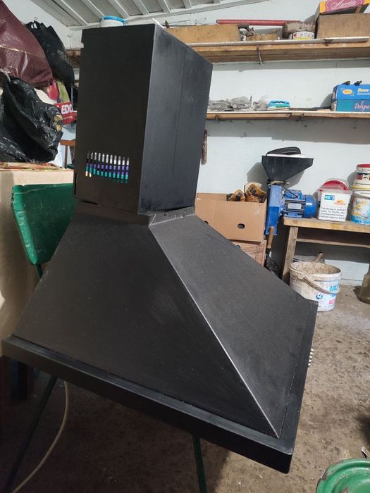 Витяжка кухонна.