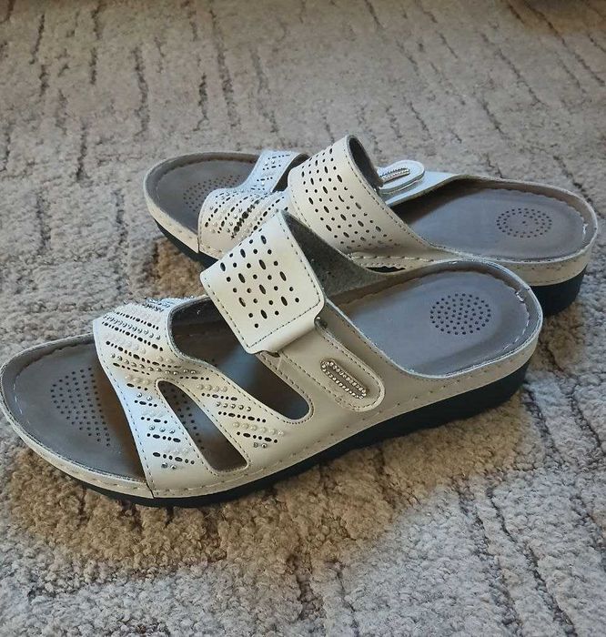 Босоножки женские бежевые (39)