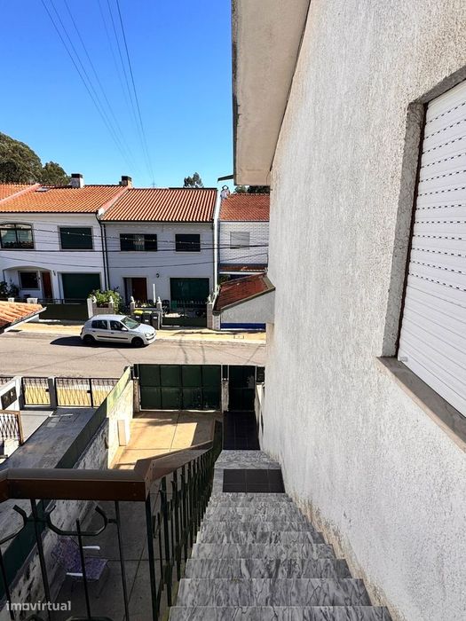 Andar de moradia T3 com garagem, em Ermesinde