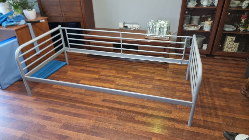 Łóżko pojedyncze 90x200 stelaż materac