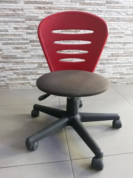 Cadeira de secretaria  de criança