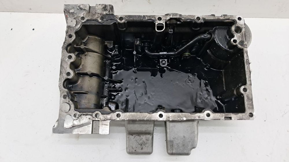 Масляный поддон Volvo XC60 V40 2.0D 2015 31401456