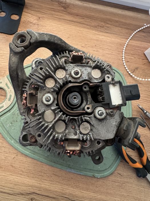 Генератор Denso 210 ампер 7605061-02