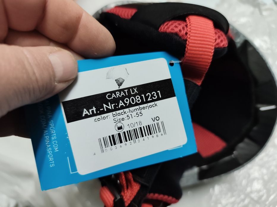 Kask narciarski .nowy