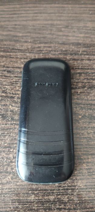 Телефон Samsung E1200M робочий без акумулятора.